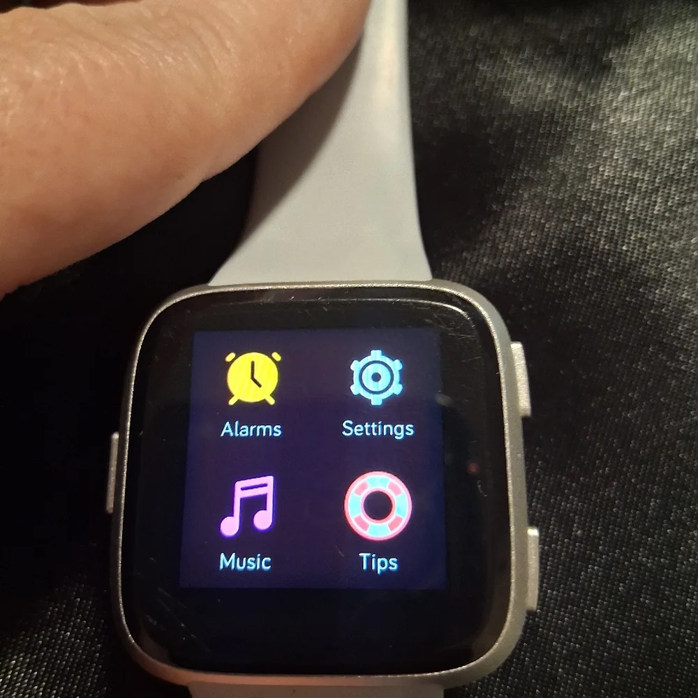 Fitbit Versa Health Tracker Smartwatch with Gray Band! No Charger.
